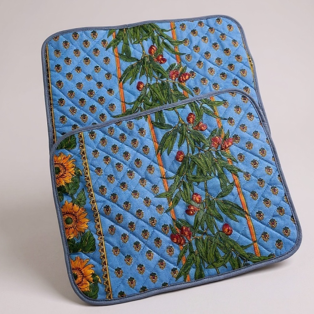 Vintage Tablecloths Etc. Reversible Quilted Placemats
